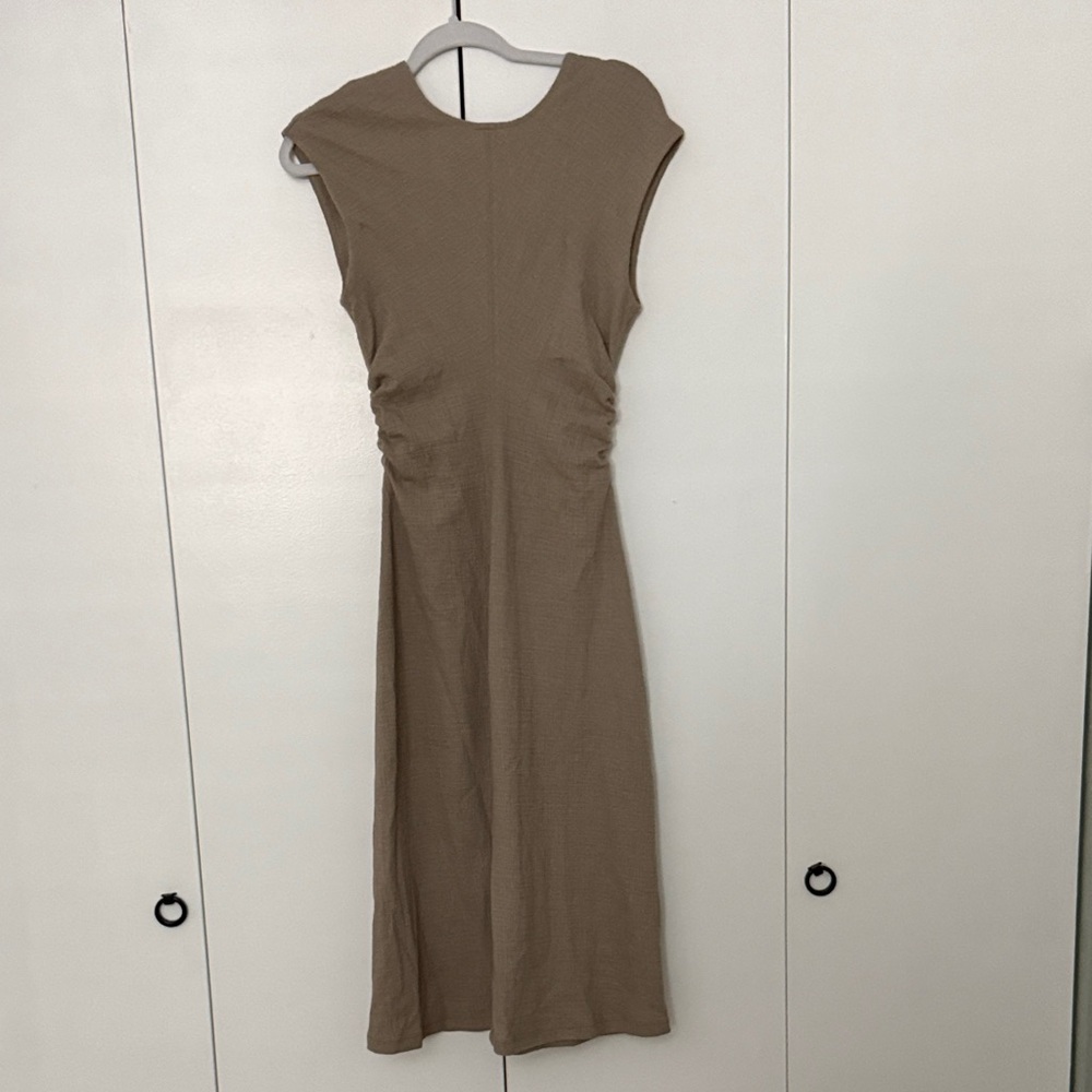 Elegant Tan Sleeveless Dress